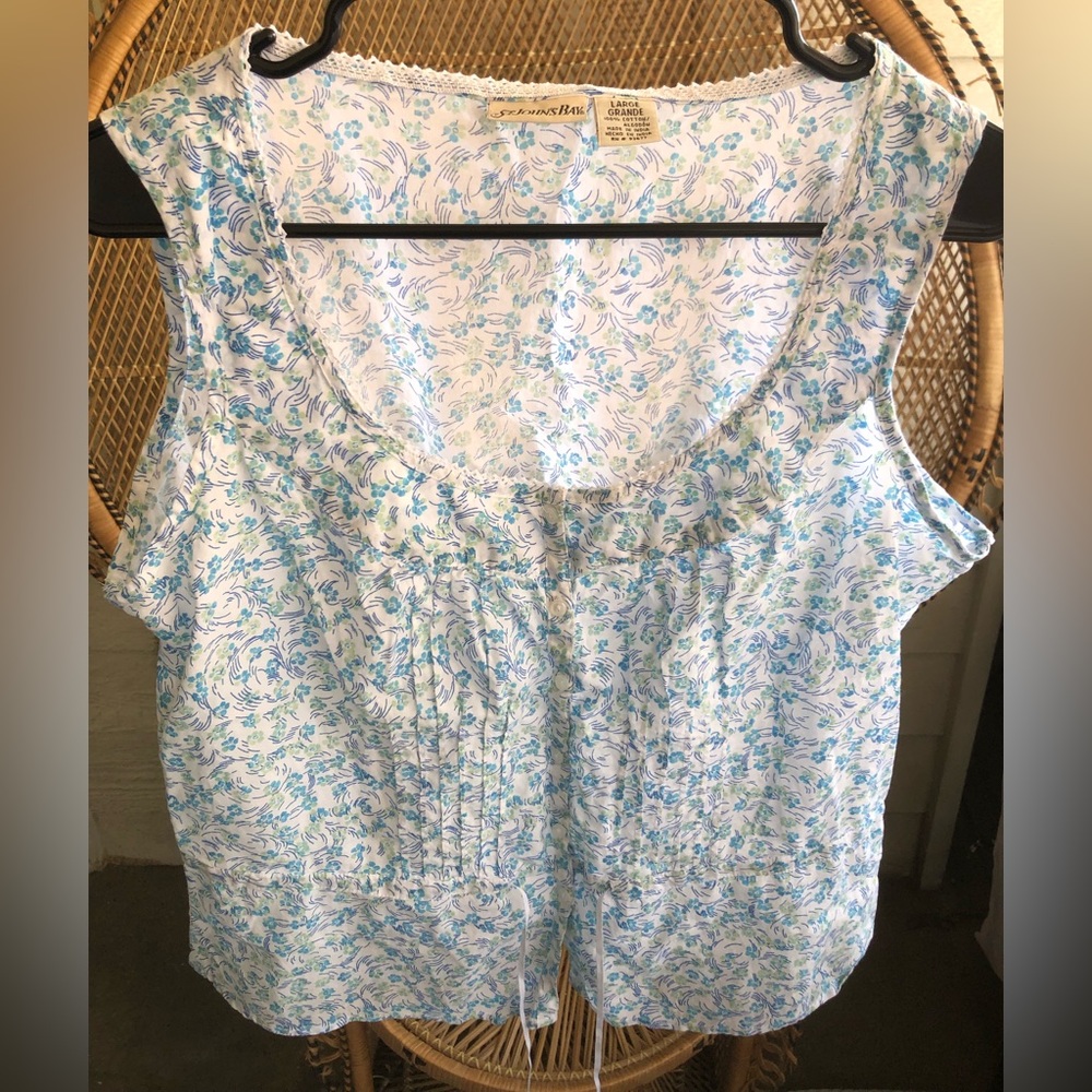 Vintage St. Johns Bay White and Blue Floral Tank Top 90s/Y2k Cottagecore Large